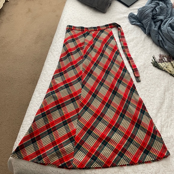 Vintage/Retro Wrap Skirt with Ties - Picture 2 of 6